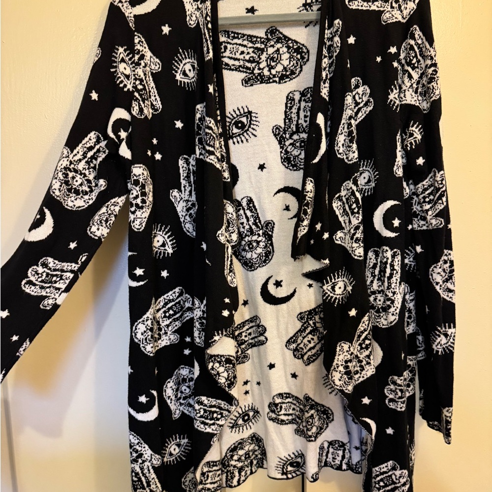 Hot Topic Black and White Graphic Cardigan